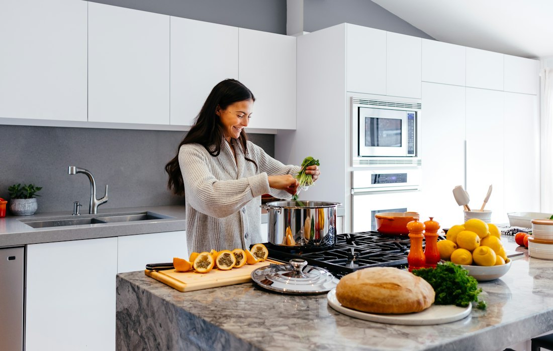 Simple Tips for Cooking Healthy Meals at Home